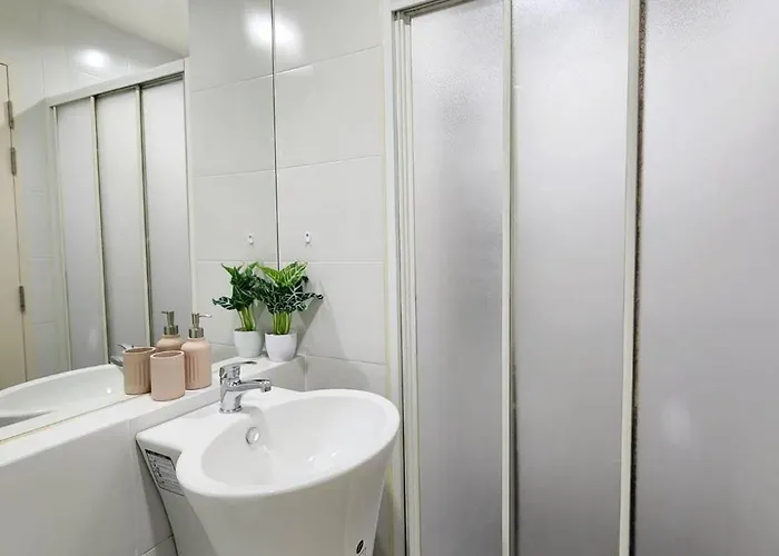 Homely Minimal Style Near Bts Silom Line Apartment Bangkok