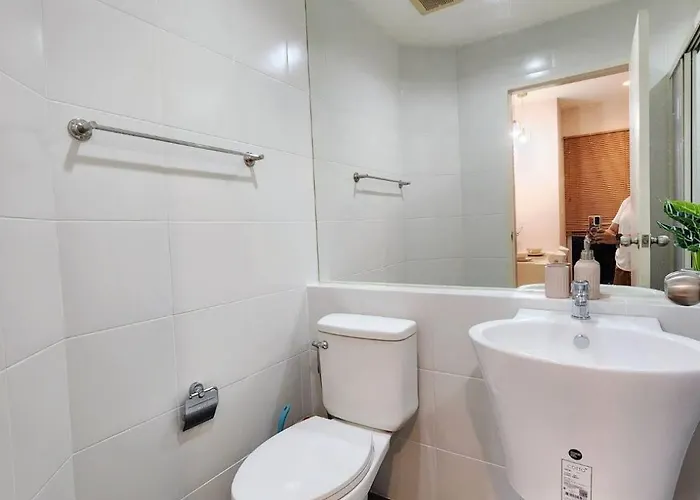 Apartment Homely Minimal Style Near Bts Silom Line Bangkok