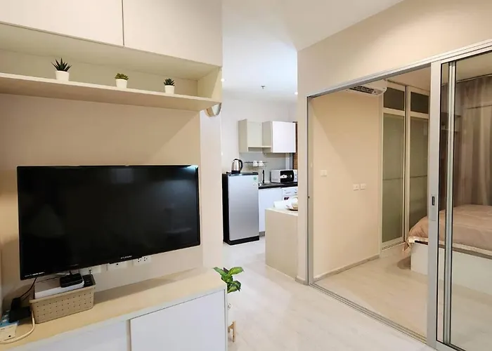 Homely Minimal Style Near Bts Silom Line Apartment Bangkok