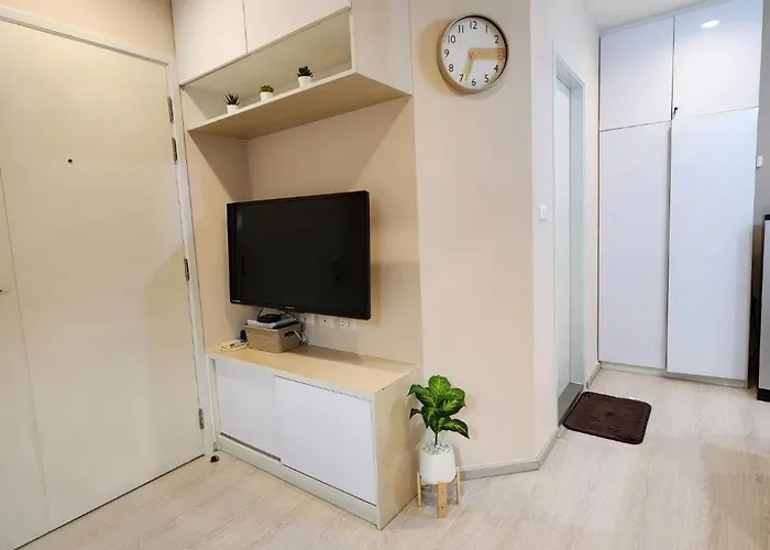 Homely Minimal Style Near Bts Silom Line *